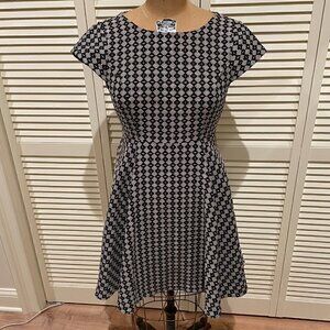 ANTHROPOLOGIE MAEVE Dress Short Sleeve Size 6 Gray and Black